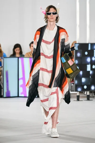 Look 9